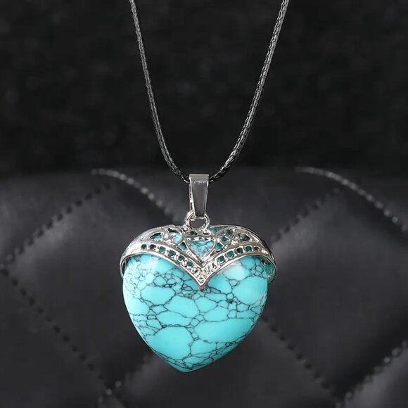 Blue Howlite Natural Gemstone Heart Pendant Necklace Healing Gemstone - Picture 2 of 2